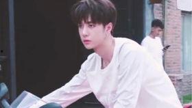 小学生挑战吃瓜,瓜果飘香，谁与争锋？