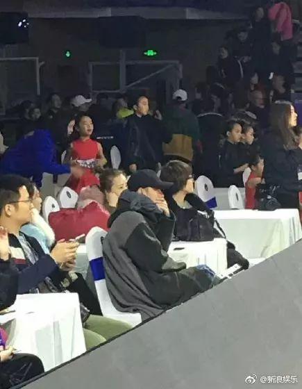 娱乐网友爆料文案,娱乐圈最新动态大揭秘！